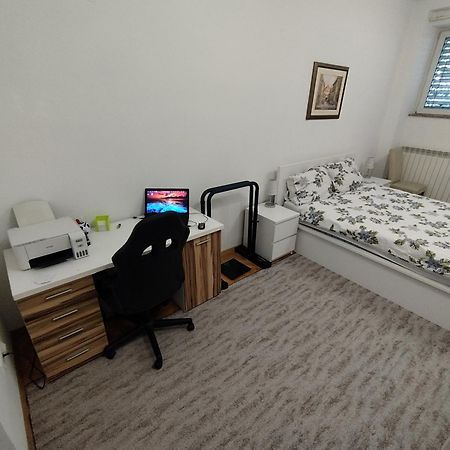 Work And Play Apartment Zagreb Bagian luar foto